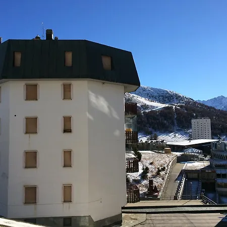 Red Carpet Daire Sestriere
